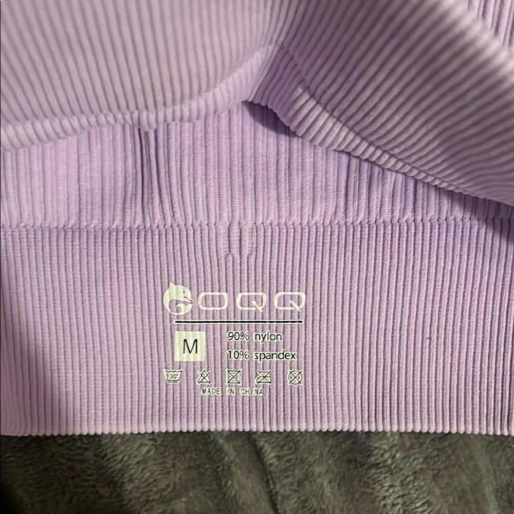 Lavender Ribbed Crop Top - Picture 3 of 3